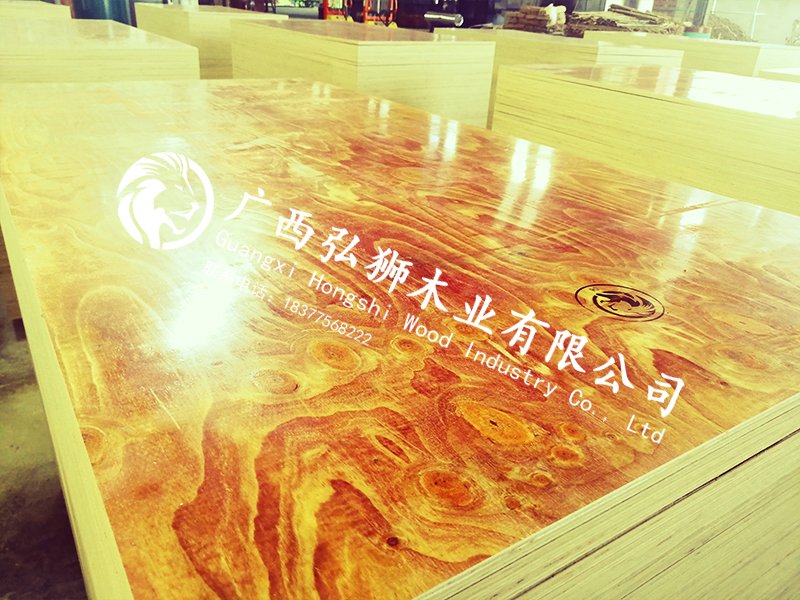 廣西建筑模板的低價格已經是過去式插圖 合格的建筑模板表面平整光亮